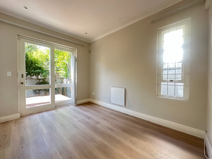 To Let 3 Bedroom Property for Rent in Green Point Western Cape